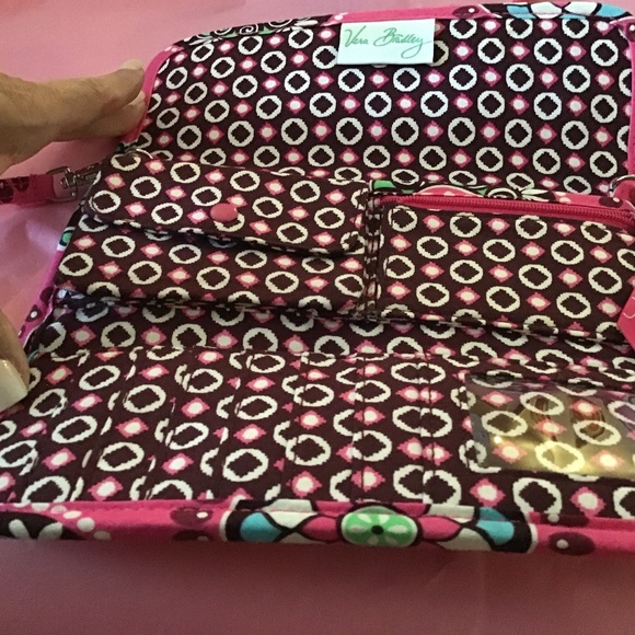 Vera Bradley Pink Messenger Wallet Organizer - Picture 3 of 5